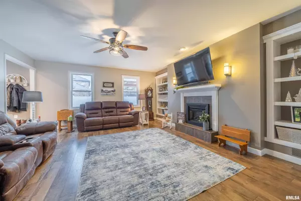 1006 Abbey Ridge, Quincy, IL 62305