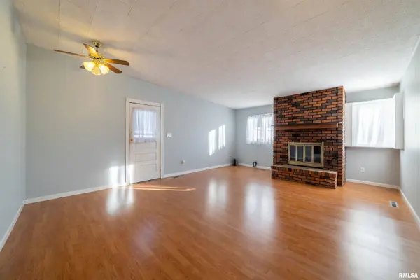 2210 JEFFERSON ST, Quincy, IL 62320