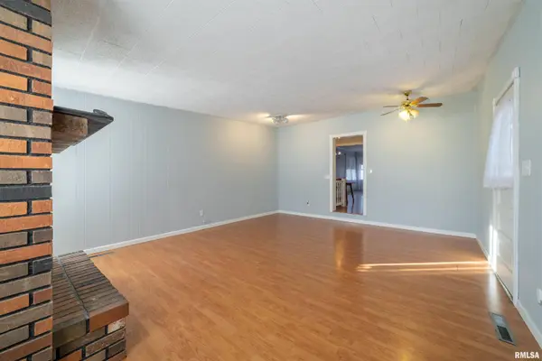 2210 JEFFERSON ST, Quincy, IL 62320