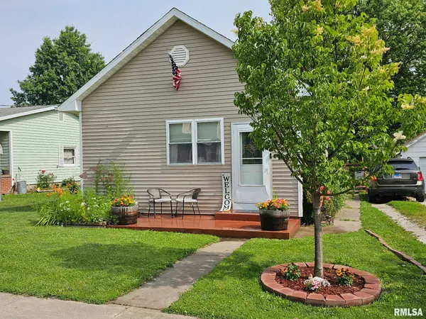 204 W SCHOOL ST, Camp Point, IL 62320