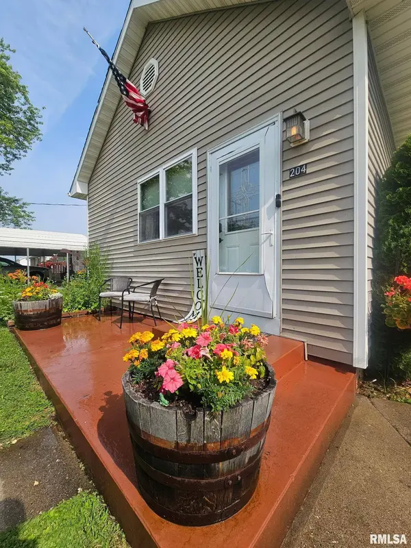 204 W SCHOOL ST, Camp Point, IL 62320