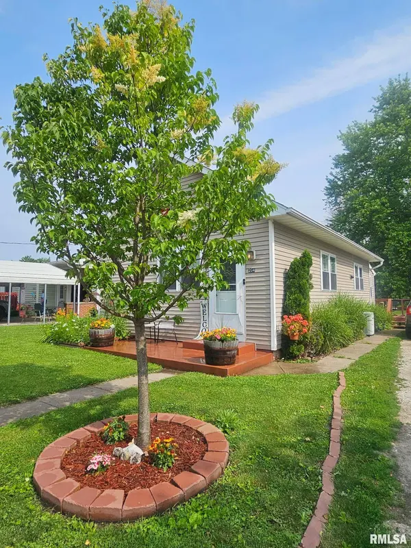 204 W SCHOOL ST, Camp Point, IL 62320