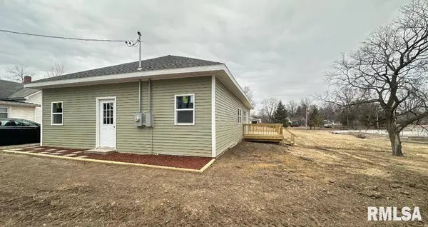 143 E CLINTON ST, Rushville, IL 62681