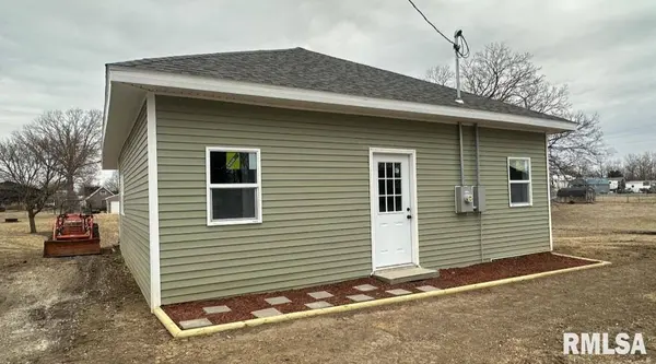 143 E CLINTON ST, Rushville, IL 62681