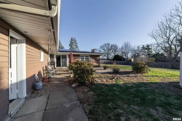 825 S 24TH ST, Quincy, IL 62301
