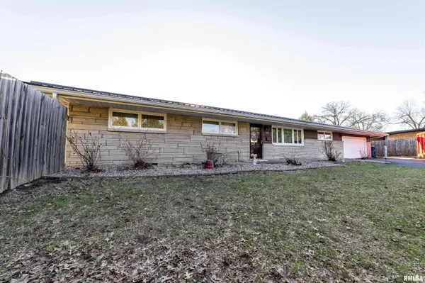 825 S 24TH ST, Quincy, IL 62301
