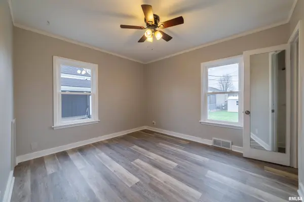 716 OAKLAND AVE, Quincy, IL 62301