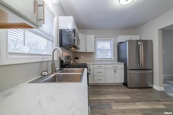 716 OAKLAND AVE, Quincy, IL 62301