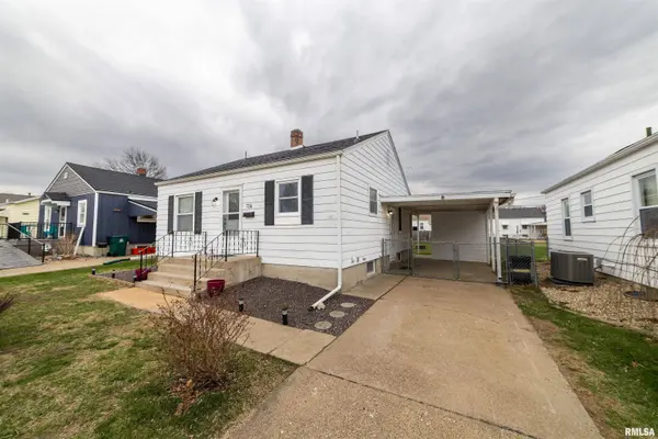 716 OAKLAND AVE, Quincy, IL 62301
