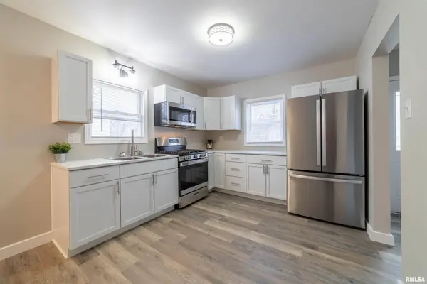 716 OAKLAND AVE, Quincy, IL 62301