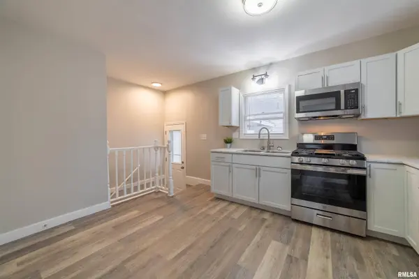 716 OAKLAND AVE, Quincy, IL 62301