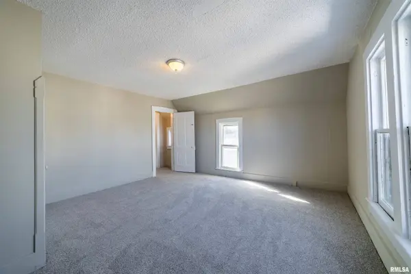 1324 N 9TH ST, Quincy, IL 62301