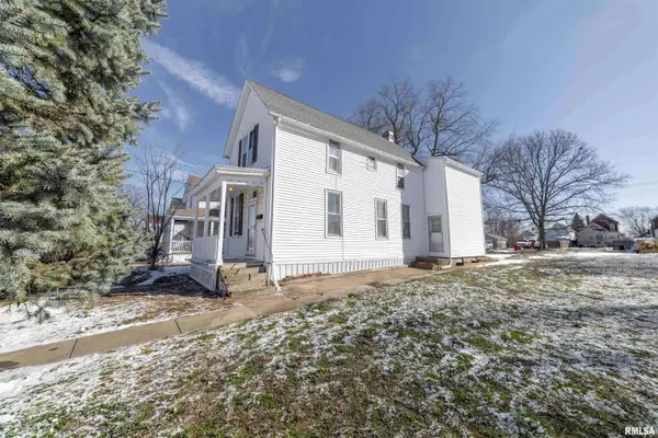 1324 N 9TH ST, Quincy, IL 62301