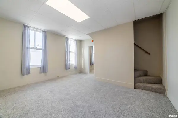 1324 N 9TH ST, Quincy, IL 62301