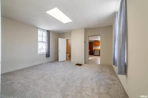 1324 N 9TH ST, Quincy, IL 62301