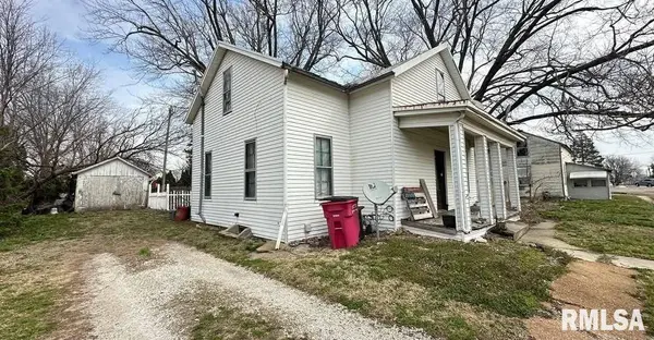 104 W EDWARDS ST, Payson, IL 62360