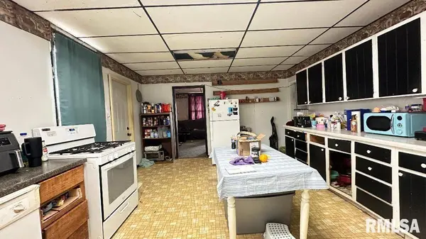 104 W EDWARDS ST, Payson, IL 62360