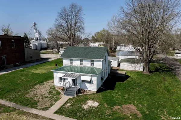 121 N BROAD ST, Loraine, IL 62349