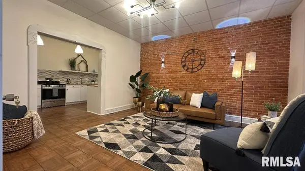 522 ADAMS ST, Quincy, IL 62301