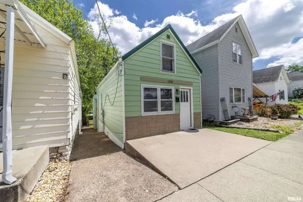 1320 N 11TH ST, Quincy, IL 62301