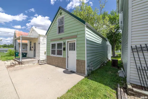 1320 N 11TH ST, Quincy, IL 62301