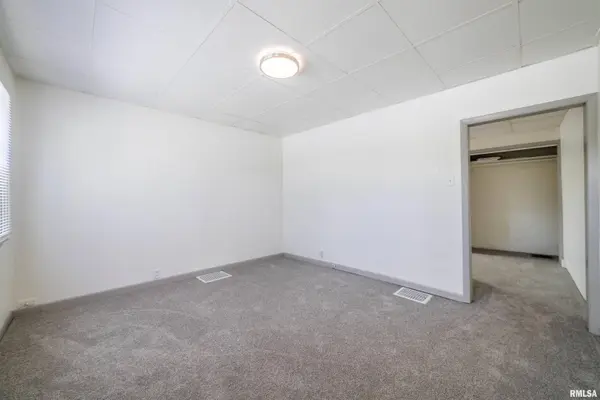 1320 N 11TH ST, Quincy, IL 62301