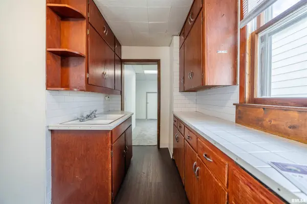 1320 N 11TH ST, Quincy, IL 62301