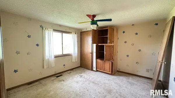 190 S EAST ST, Hull, IL 62343