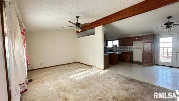 190 S EAST ST, Hull, IL 62343