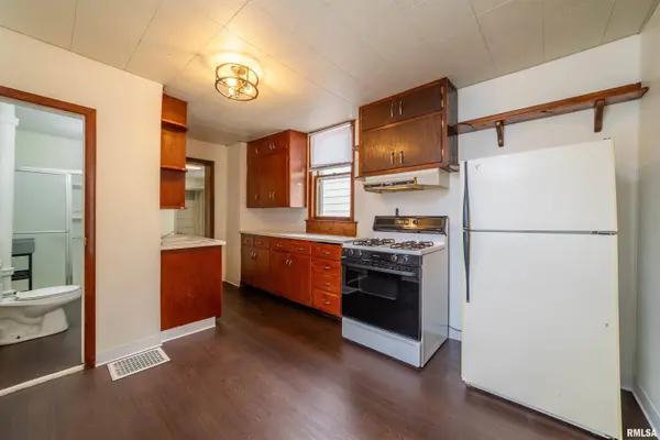 1320 N 11TH ST, Quincy, IL 62301