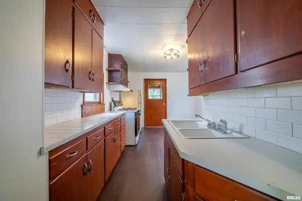 1320 N 11TH ST, Quincy, IL 62301