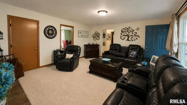 621 Kochs LN, Quincy, IL 62305