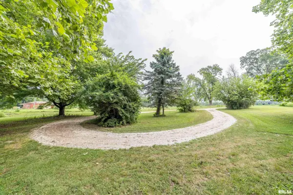 928 Nieders LN, Quincy, IL 62305