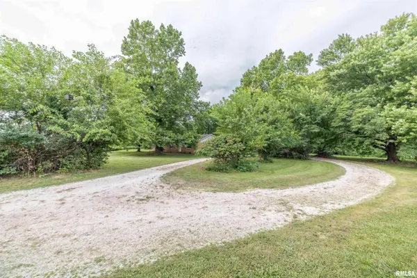 928 Nieders LN, Quincy, IL 62305