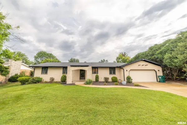 2911 Sonata DR, Quincy, IL 62301