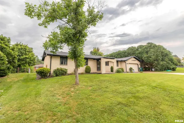2911 Sonata DR, Quincy, IL 62301