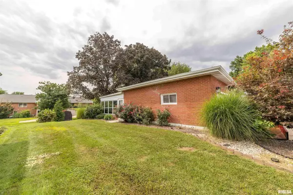 2631 N 12TH ST, Quincy, IL 62305