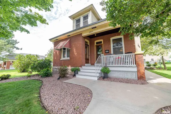 2305 ELM ST, Quincy, IL 62301