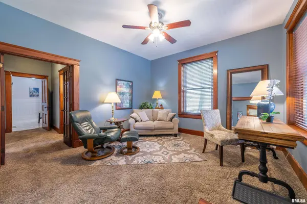 2305 ELM ST, Quincy, IL 62301