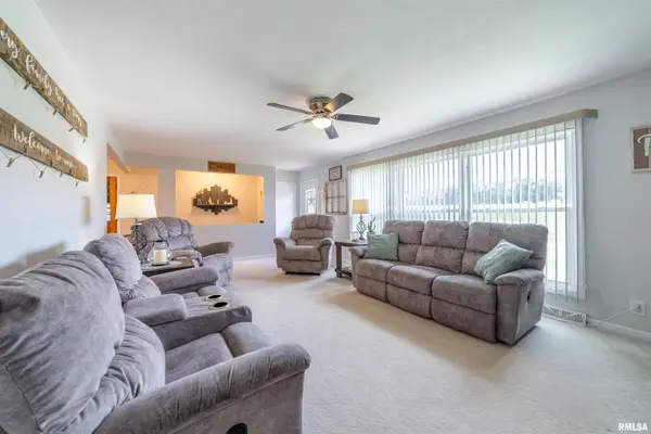 2637 Wisman LN, Quincy, IL 62301