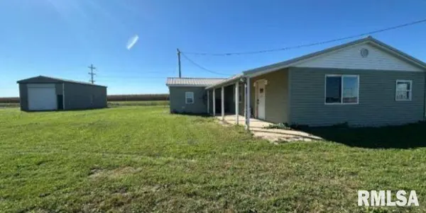 811 CENTER ST, Augusta, IL 62311