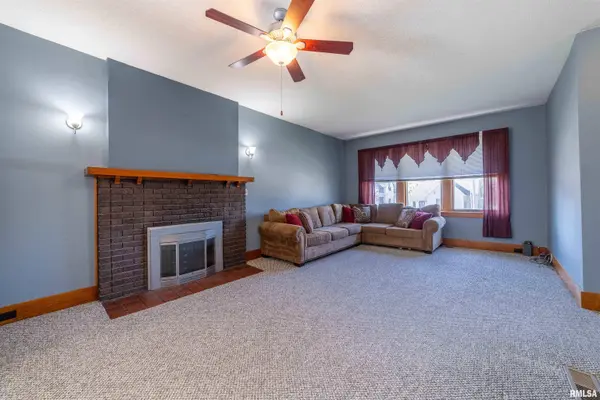 1424 N 12TH ST, Quincy, IL 62301