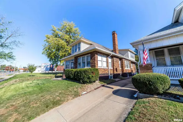 1424 N 12TH ST, Quincy, IL 62301