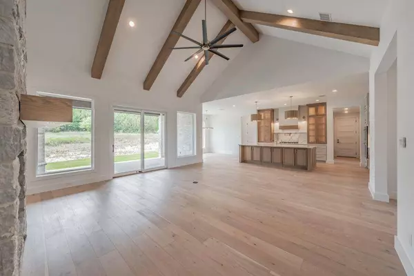 1021 Annabelles Avenue, Weatherford, TX 76087