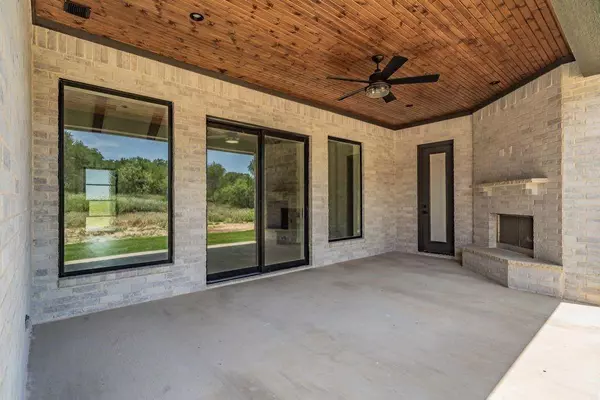 1021 Annabelles Avenue, Weatherford, TX 76087