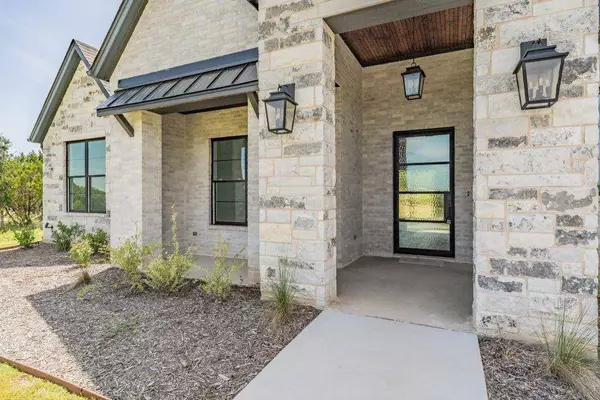 1021 Annabelles Avenue, Weatherford, TX 76087