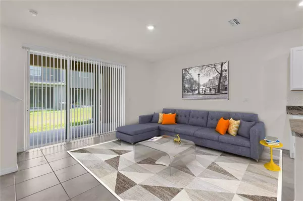 1366 YELLOW FINCH DR, Davenport, FL 33837