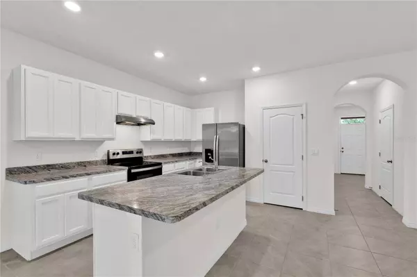 1366 YELLOW FINCH DR, Davenport, FL 33837