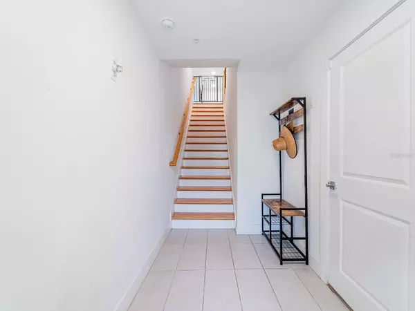 9913 KEY HAVEN RD, Seminole, FL 33777