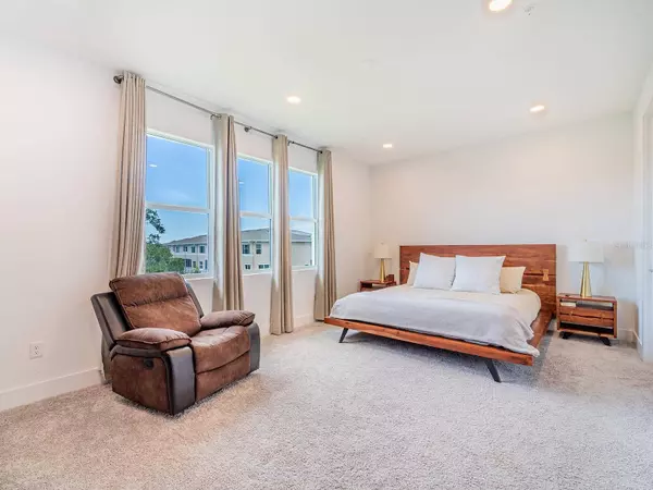 9913 KEY HAVEN RD, Seminole, FL 33777